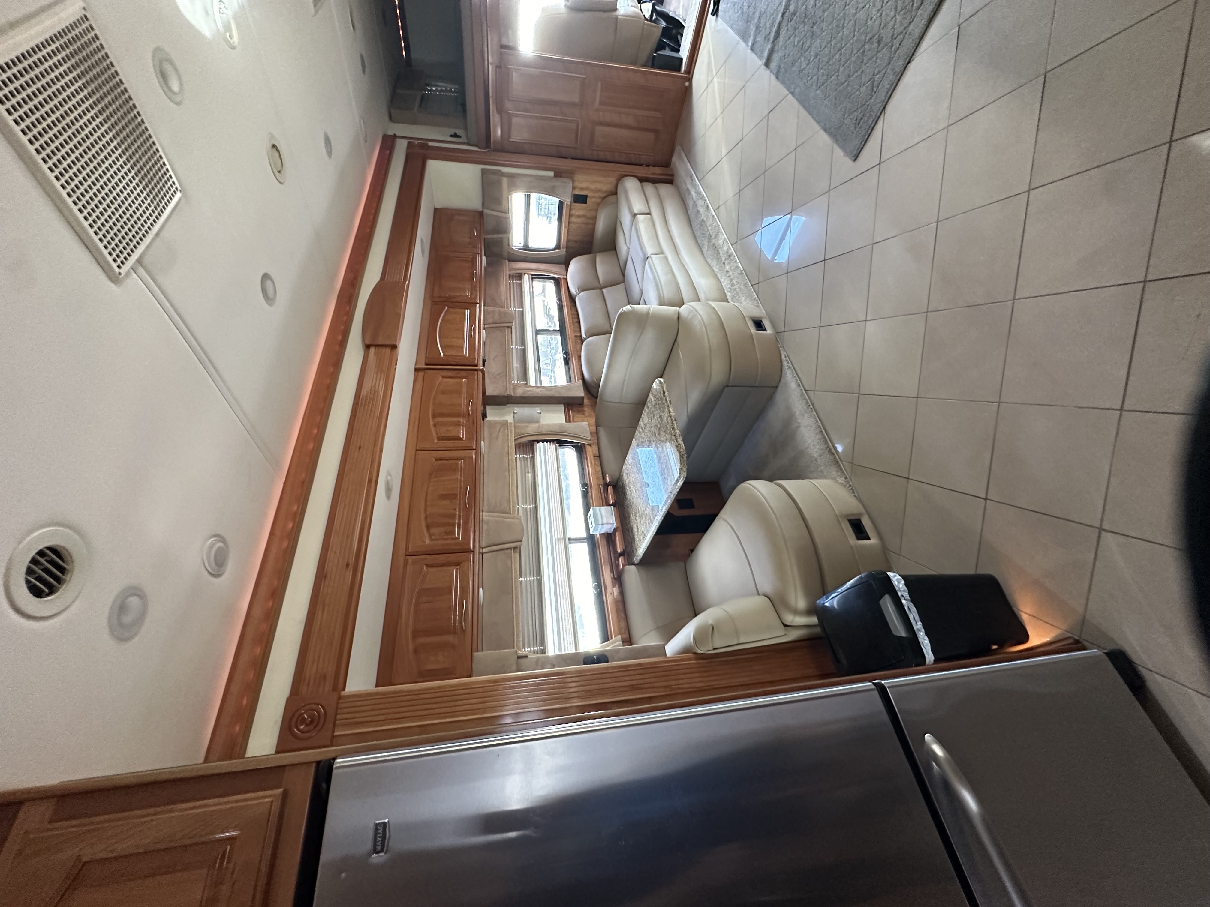 Used 2010 Renegade 45' Motorcoach